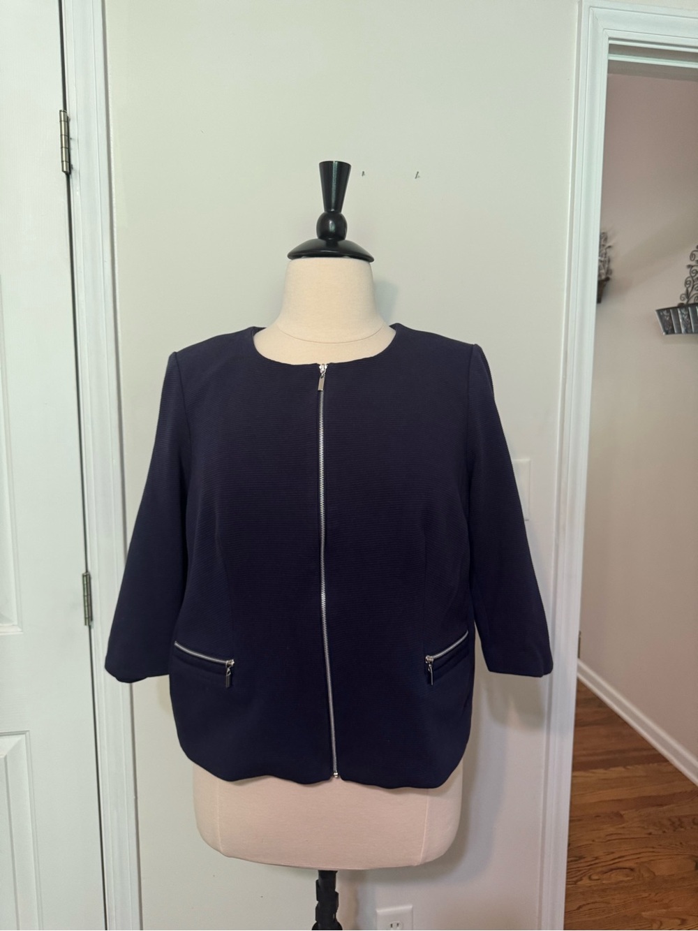 Roz & Ali Navy Collarless Zip-Front Blazer